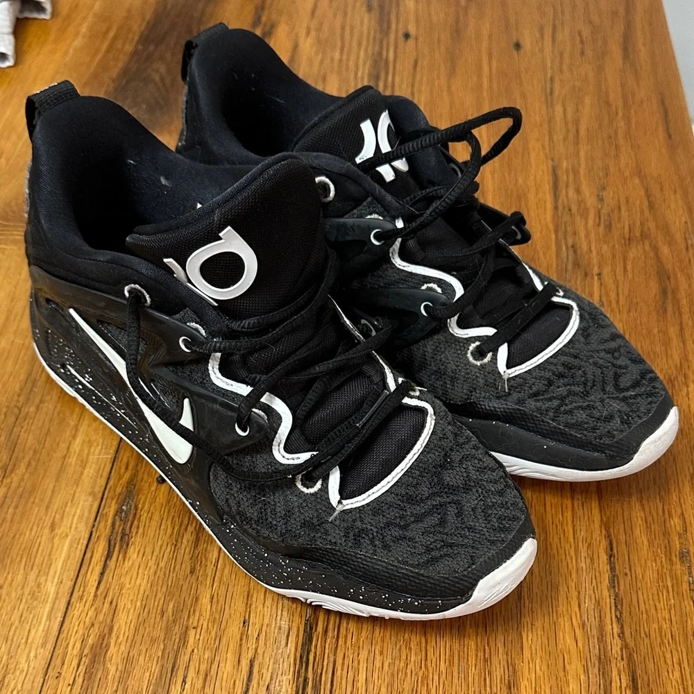 Nike KD Basketball Shoes - Picture 1 of 8
